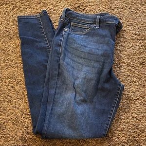 Comfy universal thread high rise jegging